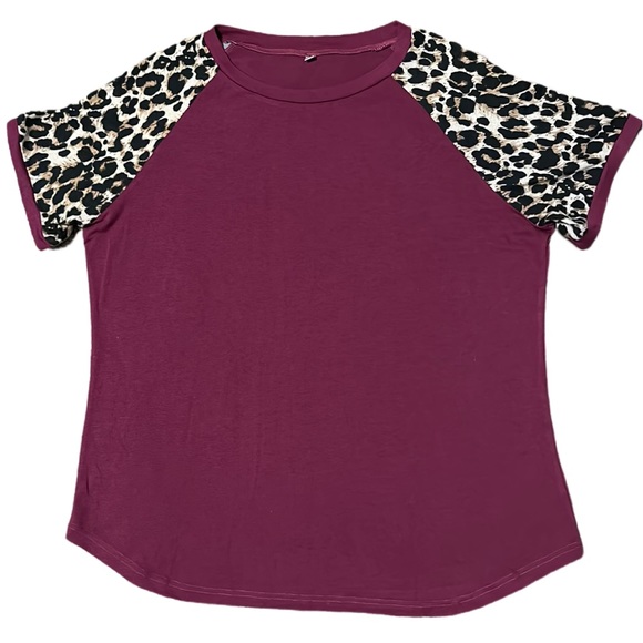 Women’s 2X NWOT plum short sleeved tee with animal print sleeves - Picture 1 of 4